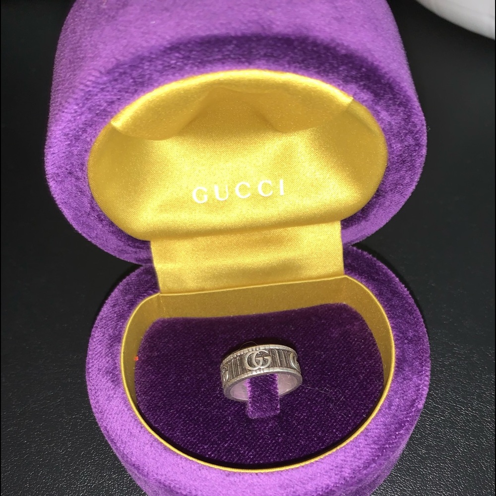 Gucci Ring with Double G in silver